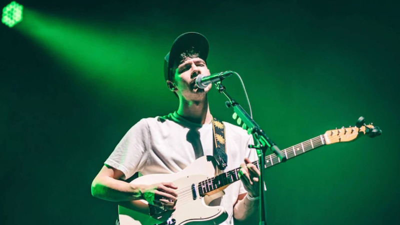 Image GARA-GARA REX ORANGE COUNTY, GENRE POP KAMAR TIDUR RAME DI MEDSOS