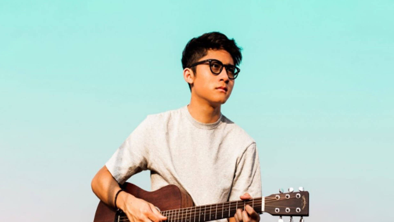 Image TALENTA MUDA ABELIANO RILIS SINGLE BARU BERGENRE POP-ROCK, PIVOT NIH?